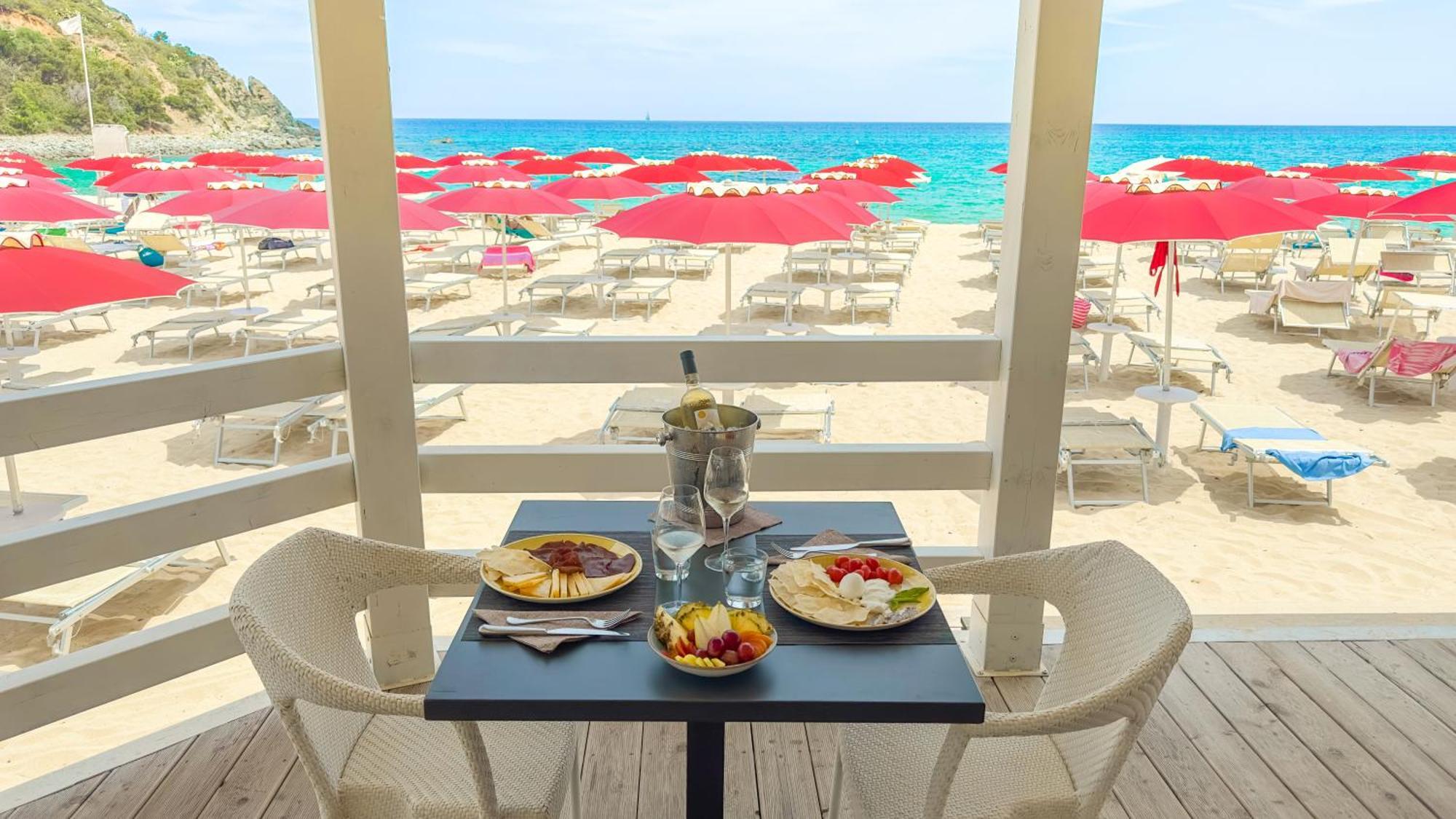 Sant'Elmo Beach Hotel Castiadas Esterno foto