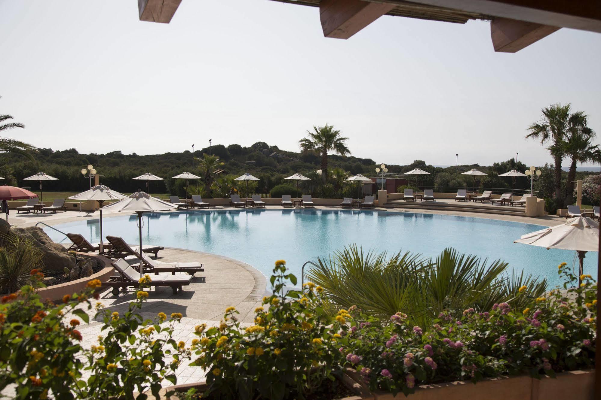 Sant'Elmo Beach Hotel Castiadas Esterno foto