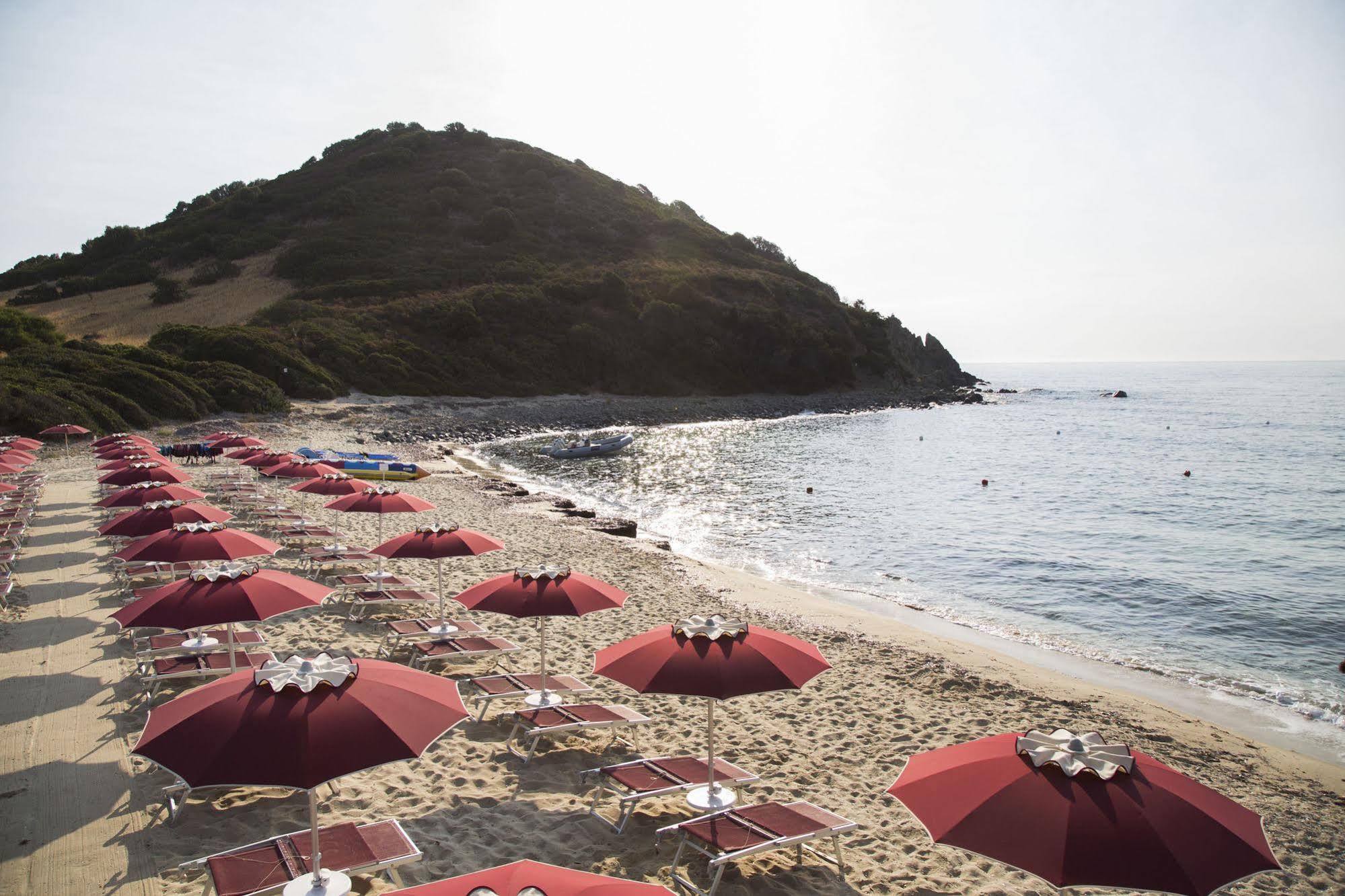 Sant'Elmo Beach Hotel Castiadas Esterno foto